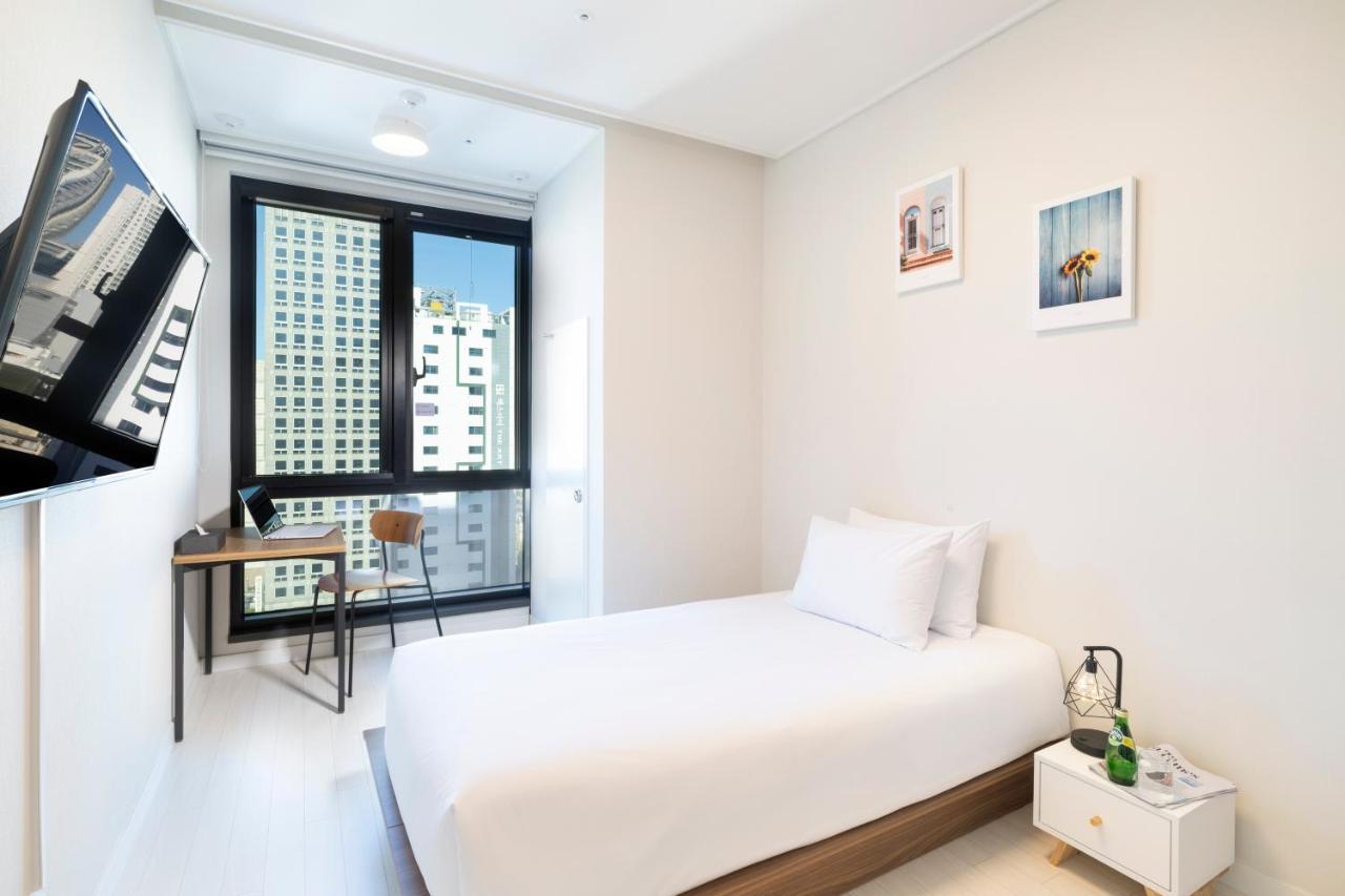 From H Reposant Hotel Busnan Seomyeon Busan Extérieur photo